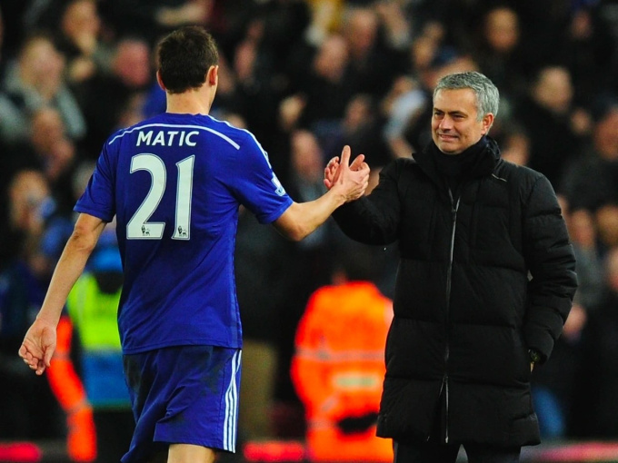 Nemanja Matic hội ngộ Mourinho ở Roma