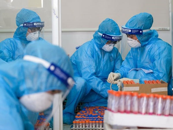 Ngày 6/6, số ca COVID-19 mới tăng lên 806, cả nước có 1 trường hợp tử vong