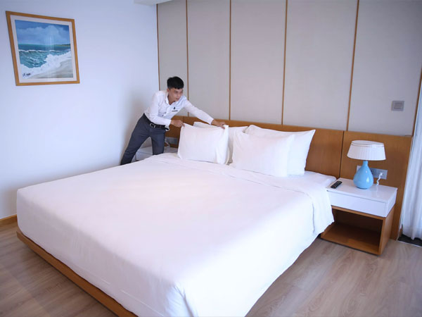 Cần gấp hàng trăm nhân viên, resort 5 sao tăng lương, tuyển cả người chưa thạo nghề