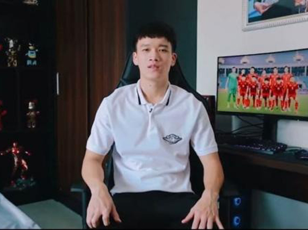 Tiền vệ Hoàng Đức lần đầu tiên khoe biệt thự ở quê nhà, dân tình choáng ngợp về độ giàu có