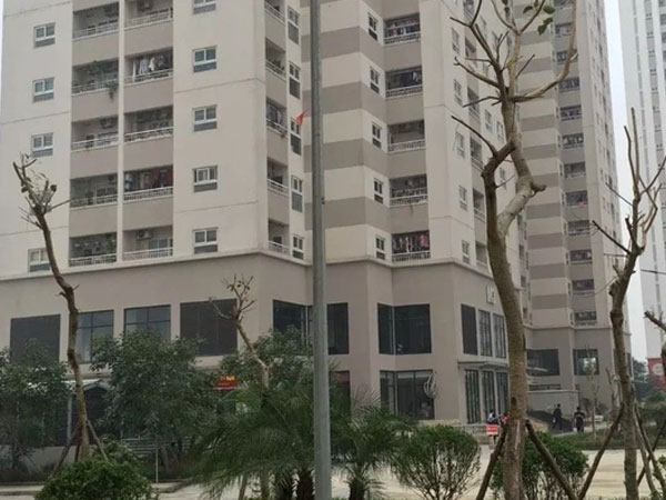 Người đàn ông ở Hà Nội rơi từ tầng 16 chung cư xuống đất tử vong