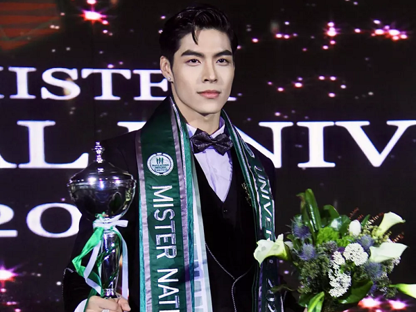Ngô Hoàng Phi Việt đăng quang Mister National Universe 2022