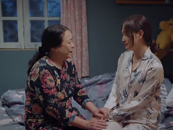 Thương ngày nắng về phần 2 tập 29: Bà Nga vỗ về con gái hậu ly hôn, lời lẽ thấm thía nghẹn ngào, khán giả lại rơi nước mắt