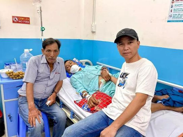Từng tuyên bố không còn dính dáng gì đến Thương Tín, nhạc sĩ Tô Hiếu bất ngờ 'quay xe' ca ngợi đàn anh