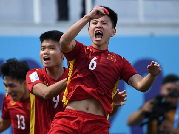 Tiền đạo tuyển Việt Nam ca ngợi tinh thần lứa U23, thi đấu không hề biết sợ đối thủ mạnh
