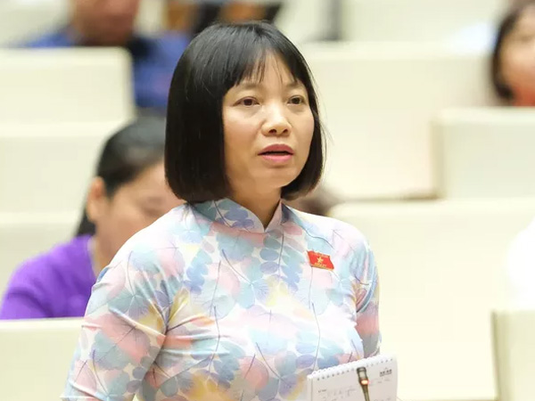 Đại biểu chất vấn giá xăng tăng cao, Bộ trưởng Tài chính nói vẫn rẻ hơn Lào 11.000 đồng/lít