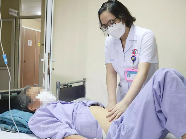 Viêm gan cấp sau 3 ngày ngậm thuốc ‘gia truyền’ chữa loét mệng
