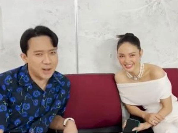 Clip: Trấn Thành là khách mời tiếp theo xác nhận tham dự hôn lễ của Minh Hằng, màn review thiệp cưới khiến dân tình cười 'xỉu up xỉu down'