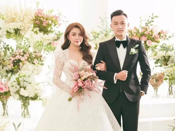 Thêm cầu thủ nổi tiếng tuyển Việt Nam tuyên bố lấy vợ