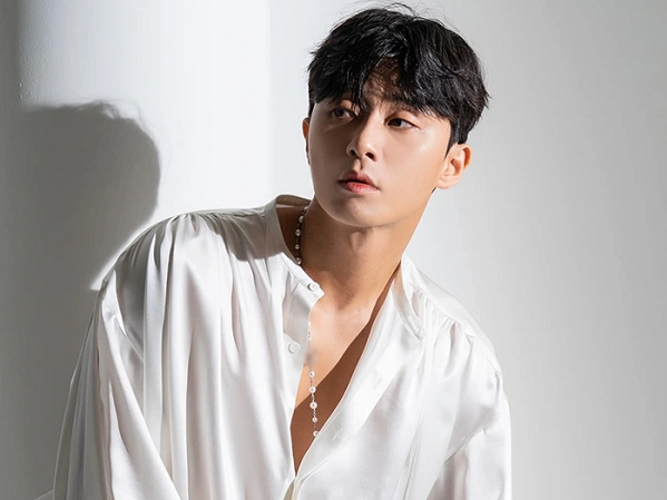 Park Min Young vừa lộ ảnh kết hôn, Park Seo Joon liền có hành động 'trả thù', cặp bồ với sao nữ này!