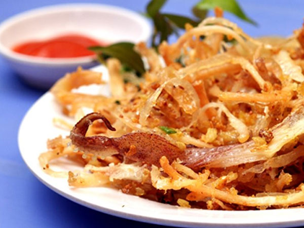 Một miếng mực khô bằng 40 miếng thịt mỡ, bác sĩ cảnh báo: Ăn nhiều dễ bị mỡ máu, tim mạch