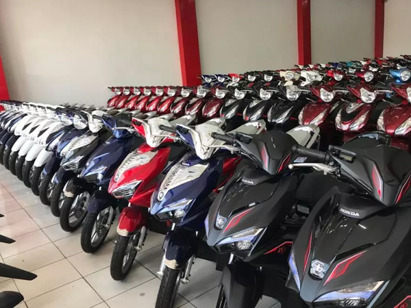 Bán xe máy ăn 'chênh giá: 20 năm nhức nhối, 'bó tay' không thể xử lý