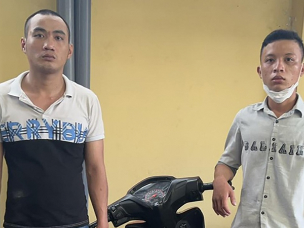 Con nghiện đạp ngã thiếu nữ, cướp 'dế'
