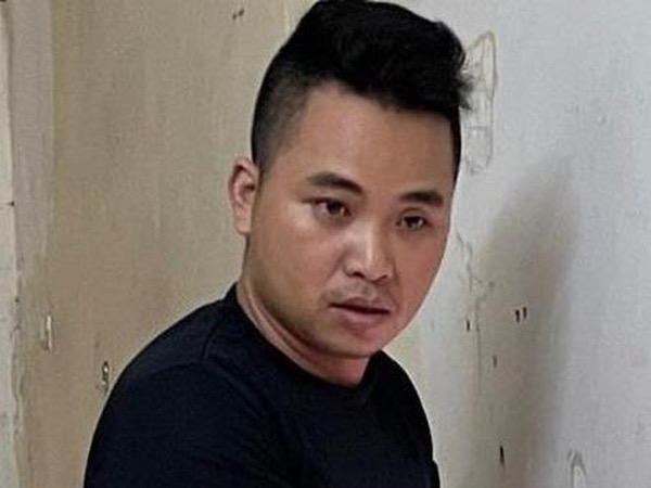 Bị vây bắt, tên cướp cầm dao bầu đe dọa người dân để tháo chạy