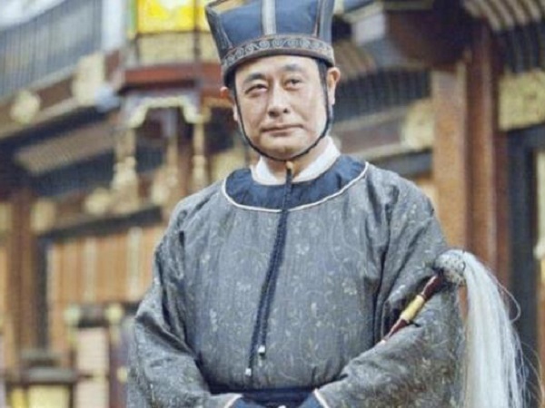 'Cây phất trần' trong tay thái giám thời xưa có công dụng gì? Chủ yếu là để thuận tiện cho hoàng đế
