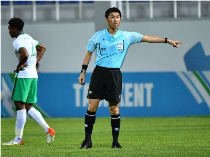 CĐV tổng tấn công tổ trọng tài bắt chính trận U23 Việt Nam vs U23 Saudi Arabia