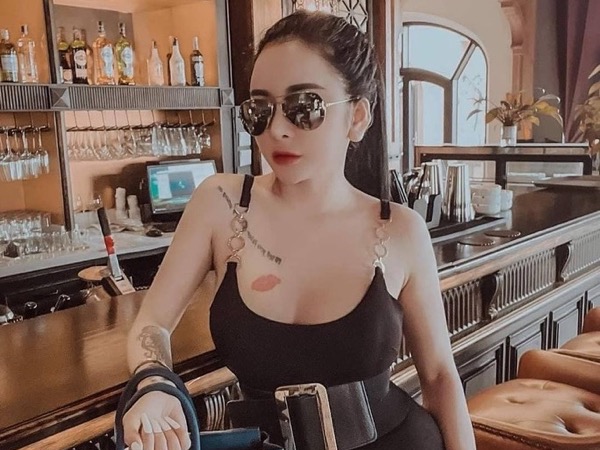 Tá hoả với nhan sắc thật của hot girl bị bắt quả tang bán lẻ thuốc lắc