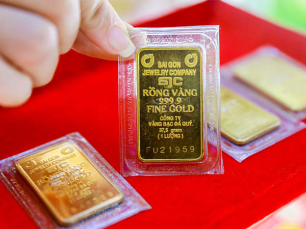 Tiếp tục lao dốc, giá vàng SJC lùi về mốc 66 triệu/lượng