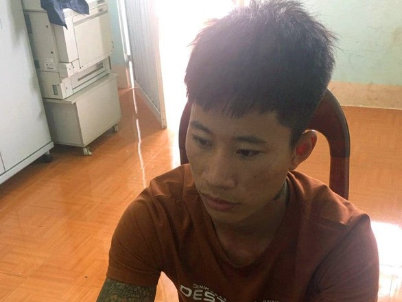 Dùng dao đâm chết người để 'trả thù cho cha'