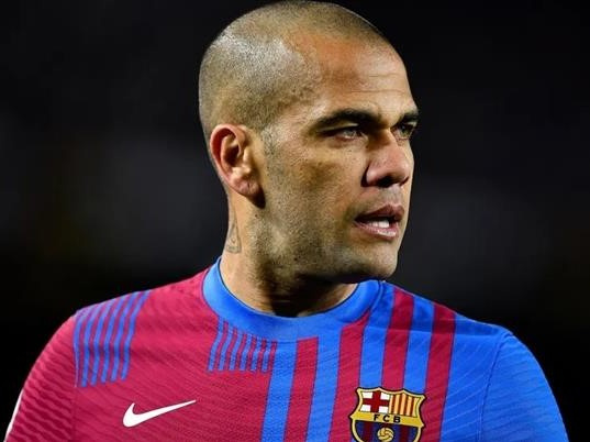 Huyền thoại Dani Alves chia tay Barca lần thứ hai