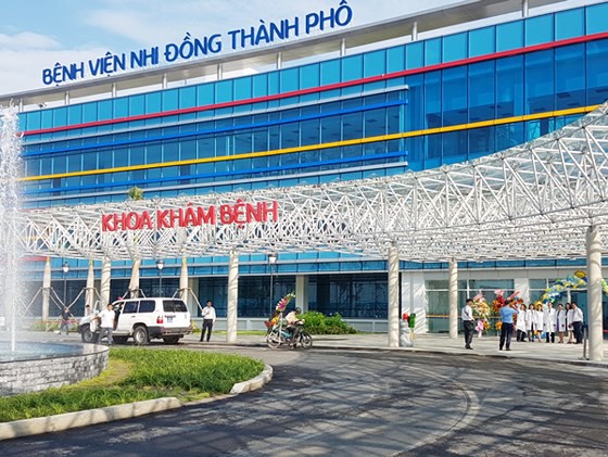Bệnh viện Nhi Đồng tại TP.HCM nói gì về việc bé 2 tháng tuổi bị rơi từ tầng 5
