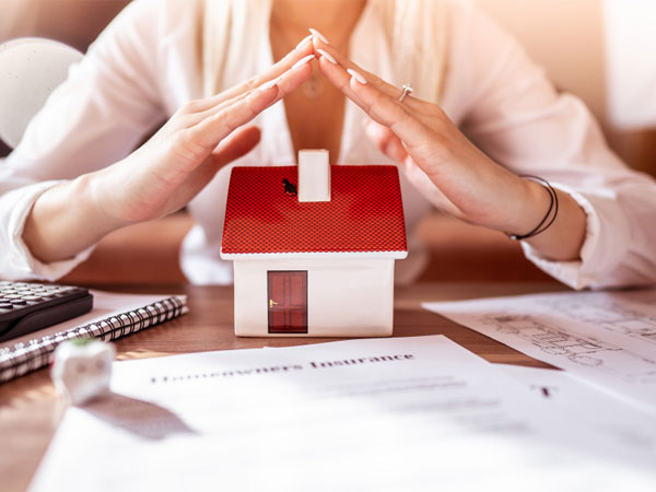 Vợ chồng nghèo bị hàng xóm 'bóc phốt' trên mạng xã hội