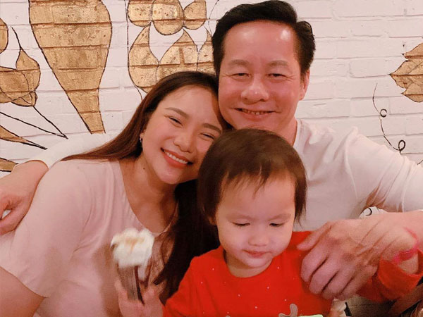 Ông xã đại gia của Phan Như Thảo tiết lộ lý do nuôi dạy con theo kiểu 'nhà nghèo', nhìn cách bé trưởng thành mà ai cũng ngưỡng mộ
