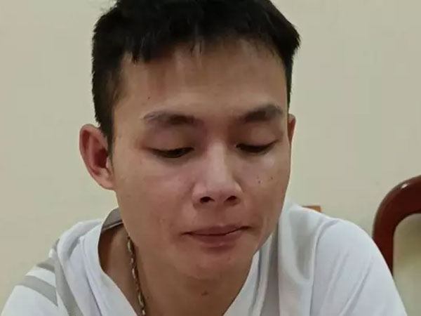 Sang phòng bên cạnh ngủ nhờ, cô gái 18 tuổi bị cưỡng hiếp