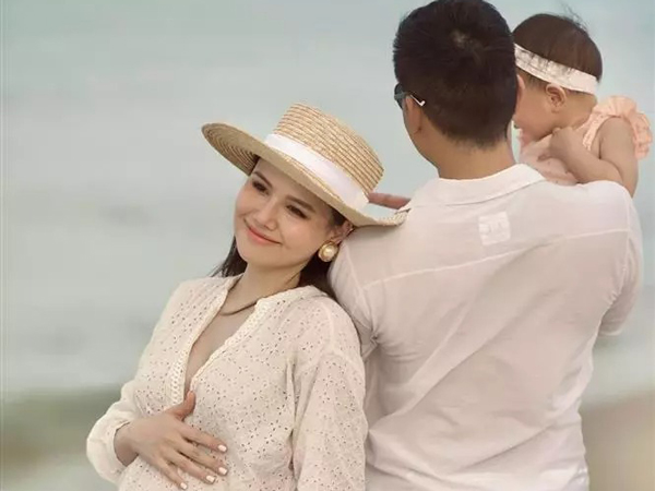 Bầu vượt mặt, Phanh Lee được chồng đại gia đưa vi vu khắp trời Âu
