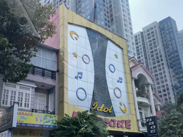 'Vén màn dịch vụ quái đản núp bóng quán karaoke': Không phớt lờ, dung túng, bao che