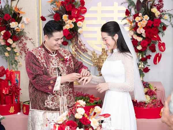 Karen Nguyễn xác nhận mang bầu 5 tháng, giới tính em bé chưa được tiết lộ