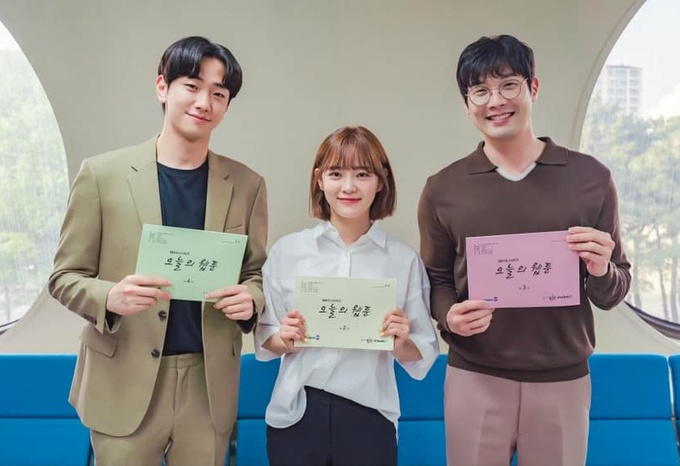 Kim Se Jeong rạng rỡ trong lần đầu xuất hiện bên 'tình mới' sau khi 'chia tay' Ahn Hyo Seop