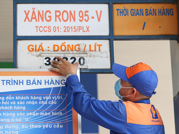 Ngày mai, giá xăng tiếp tục lập kỷ lục mới?