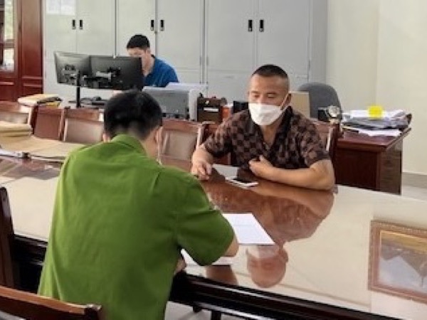 Bị khởi tố vì ngang nhiên cướp hồ sơ trên tay thẩm phán