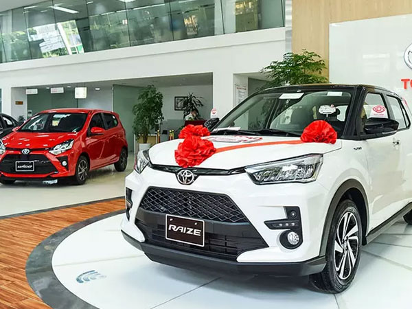 Mua ô tô hot, phải chờ năm sau mới được nhận xe