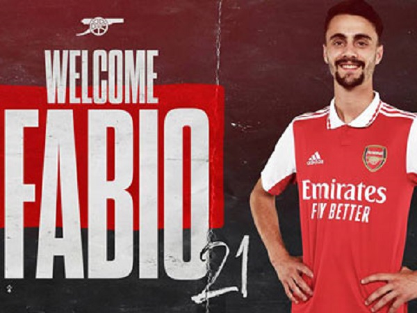 Fabio Vieira ký hợp đồng 5 năm với Arsenal, mặc số áo 21
