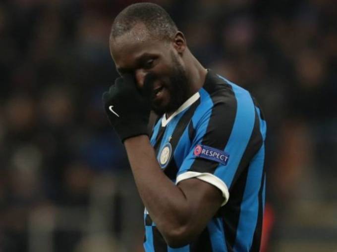 Đào thoát khỏi Chelsea, Lukaku lại gặp rắc rối với CĐV Inter