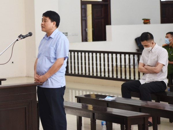 Bị cáo Nguyễn Đức Chung và đồng phạm được hủy lệnh kê biên những tài sản nào?