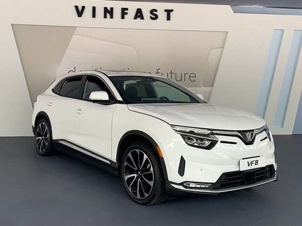 VinFast VF8 hoàn tất đăng kiểm, chờ ngày bàn giao cho khách Việt