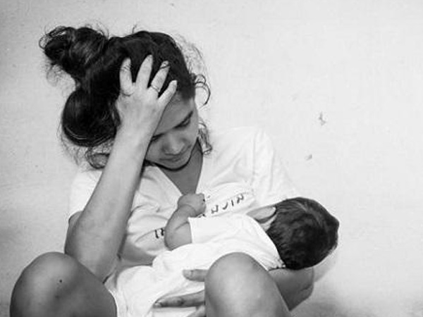 Vụ mẹ ném con từ lầu 5 xuống đất: Trầm cảm sau sinh đáng sợ thế nào?