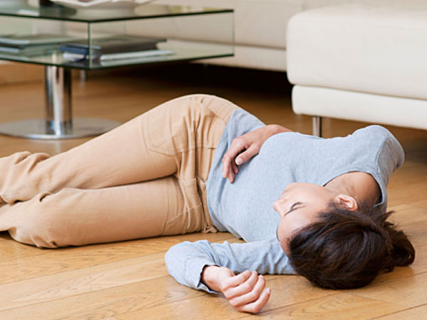 Thời tiết nắng nóng, tắm đêm, tắm lạnh đột ngột có gây ra đột quỵ?