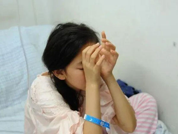 Cô gái 26 tuổi mắc ung thư dạ dày: 'Sát thủ' ấn chứa ngay trong tủ lạnh nhà bạn