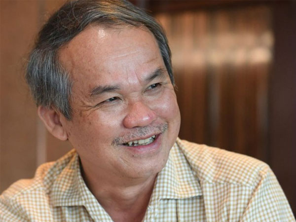 Hé lộ tuổi thơ cơ cực ít biết của đại gia Việt