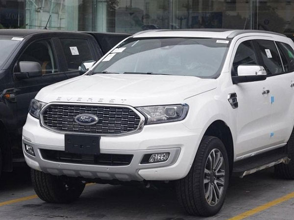 Đại lý tích cực dọn kho, Ford Everest giảm giá tới 100 triệu đồng