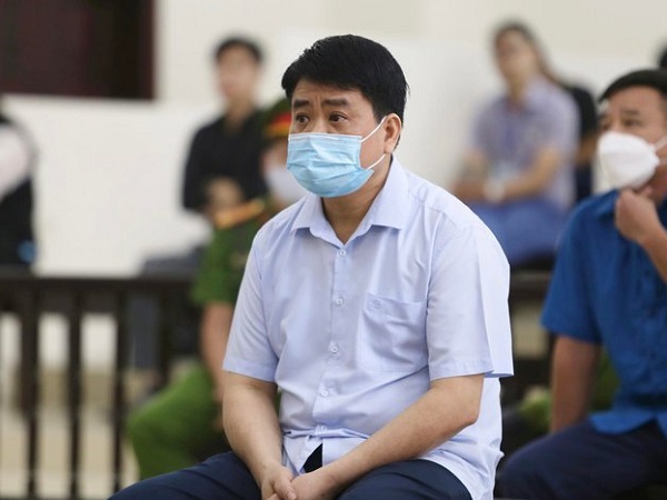 Những quan chức 'nhúng chàm' nào đã nộp hàng triệu USD để được giảm án?