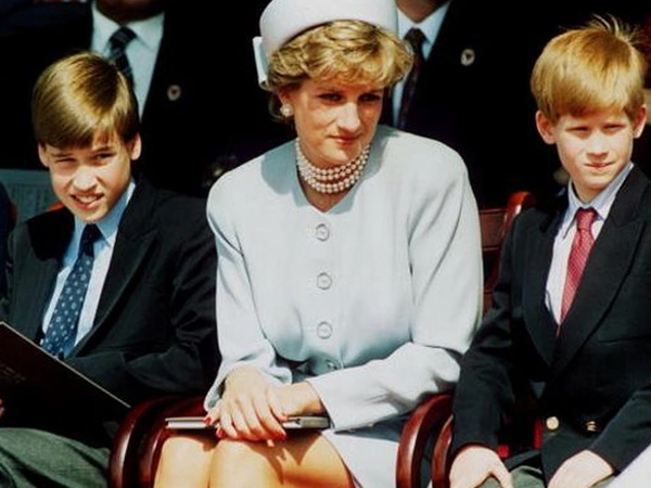 Công nương Diana sẽ bị 'hành hạ' bởi 'mớ cảm xúc' của William và Harry
