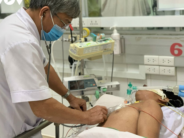 Ca sốt xuất huyết nặng gia tăng, nguy cơ quá tải bệnh viện