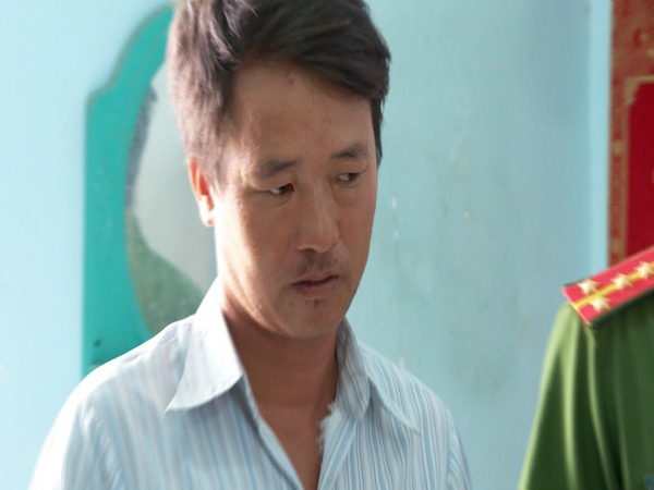 Chém chị dâu suýt chết vì nghi ngờ chôn sống 2 con mình