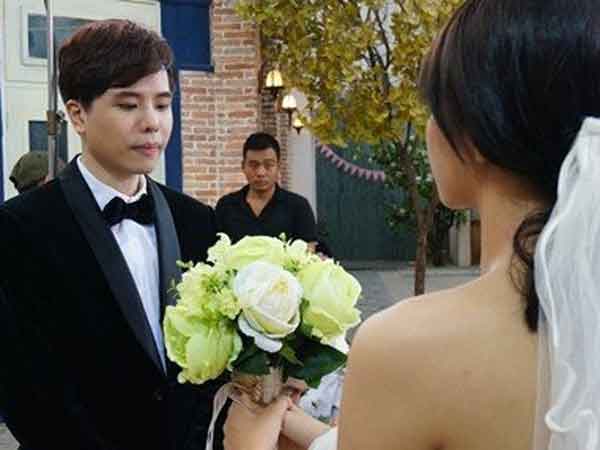 Thấy bạn trai up story buồn thảm, cô gái vội xin nghỉ làm chạy qua an ủi nhưng vừa nghe lý do đã điên tiết 'quay xe'