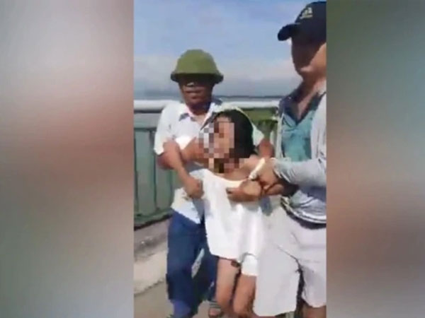 Người đàn ông kể lại giây phút 'đấu trí' cứu sống nữ sinh có ý định nhảy cầu tự tử